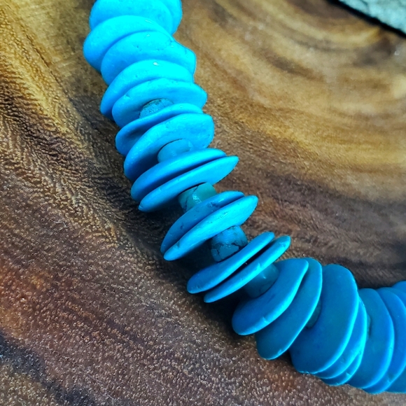 Southwest Native American Style Turquoise dyed howlite statement necklace 32" - Picture 3 of 10
